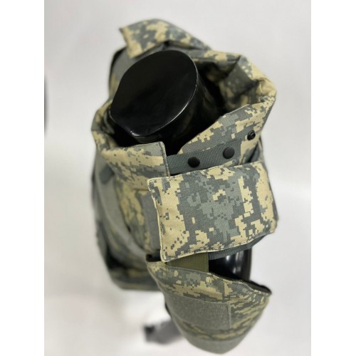 Военный бронежилет пиксельный с плитами в Артеме